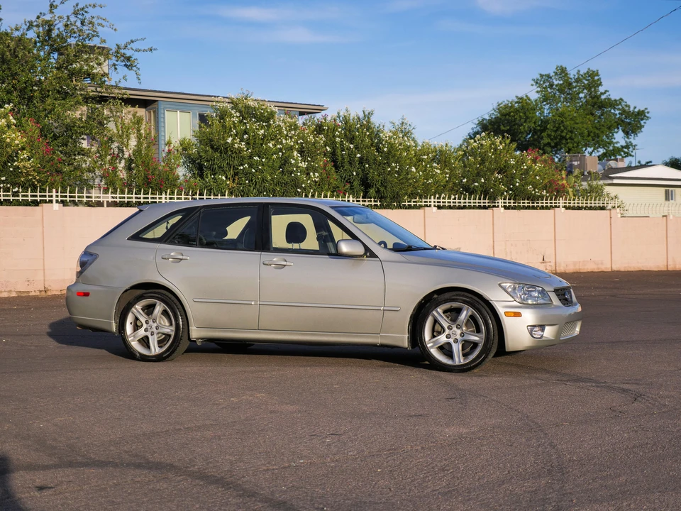 2002 Lexus IS 1st Gen - Image 27 of 31