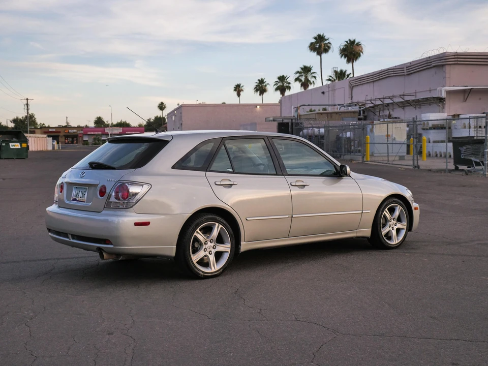2002 Lexus IS 1st Gen - Image 23 of 31