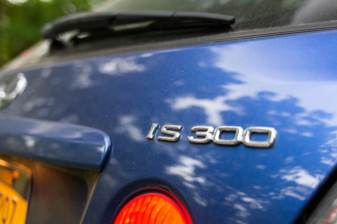 2002 Lexus IS 1st Gen - Image 25 of 31