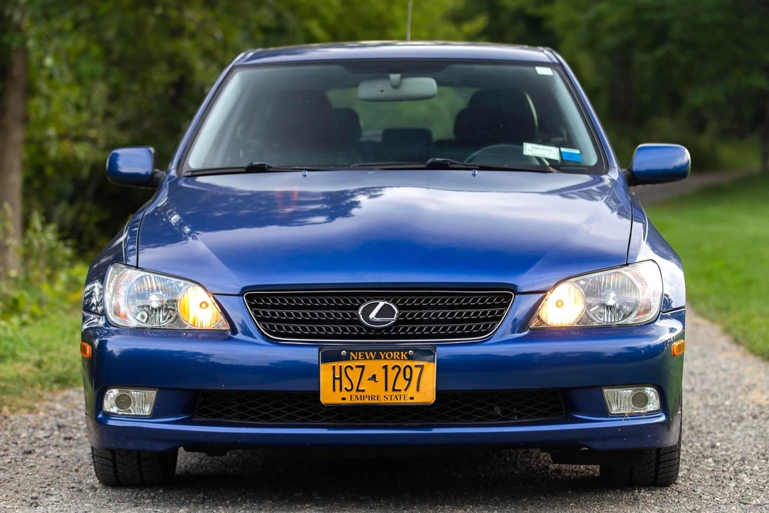 2002 Lexus IS 1st Gen - Image 2 of 31