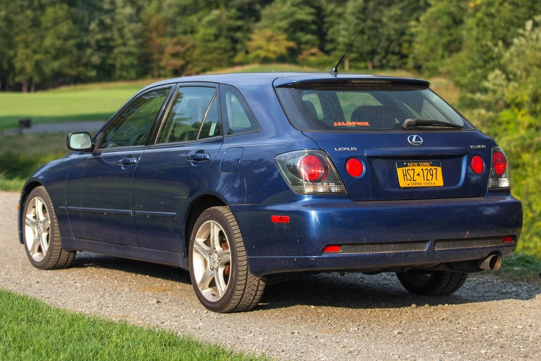 2002 Lexus IS 1st Gen - Image 4 of 31