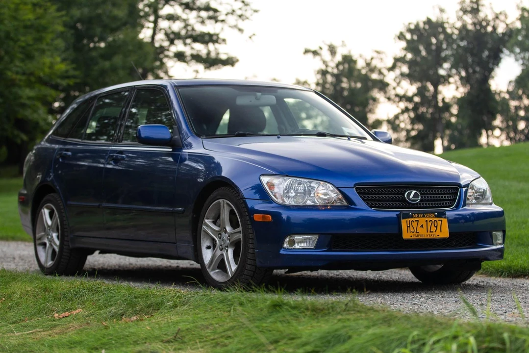 2002 Lexus IS 1st Gen - Image 3 of 31