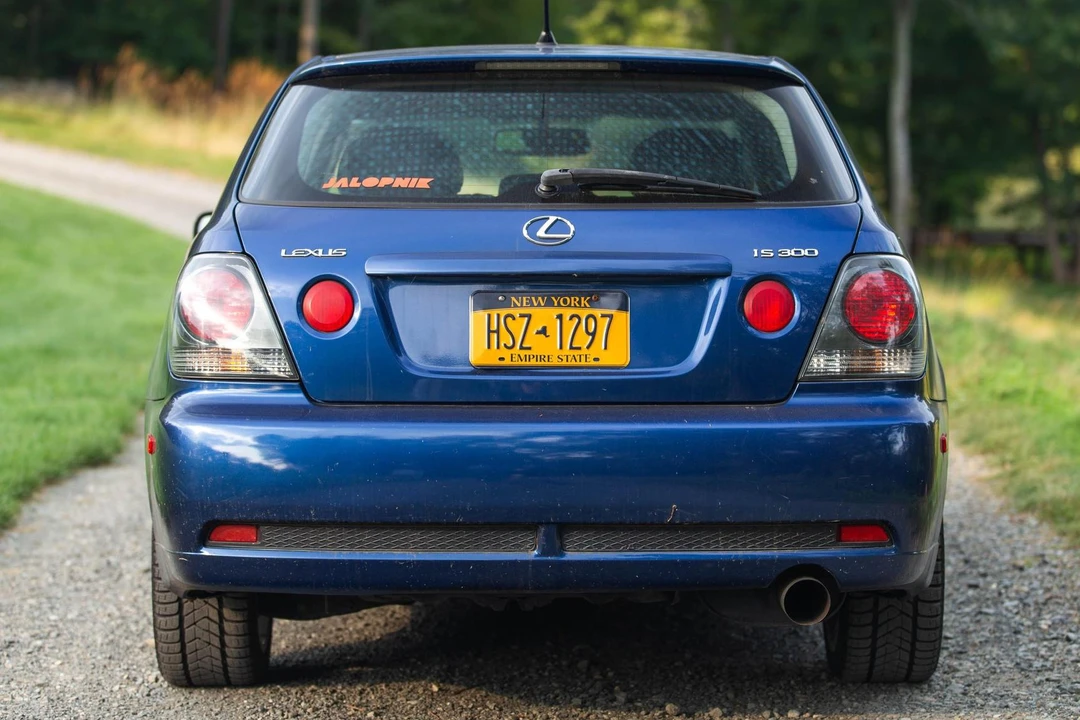 2002 Lexus IS 1st Gen - Image 5 of 31