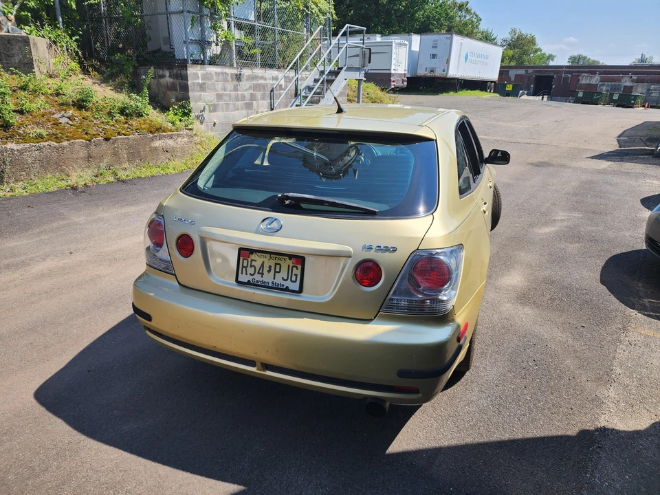 2002 Lexus IS 1st Gen - Image 14 of 31