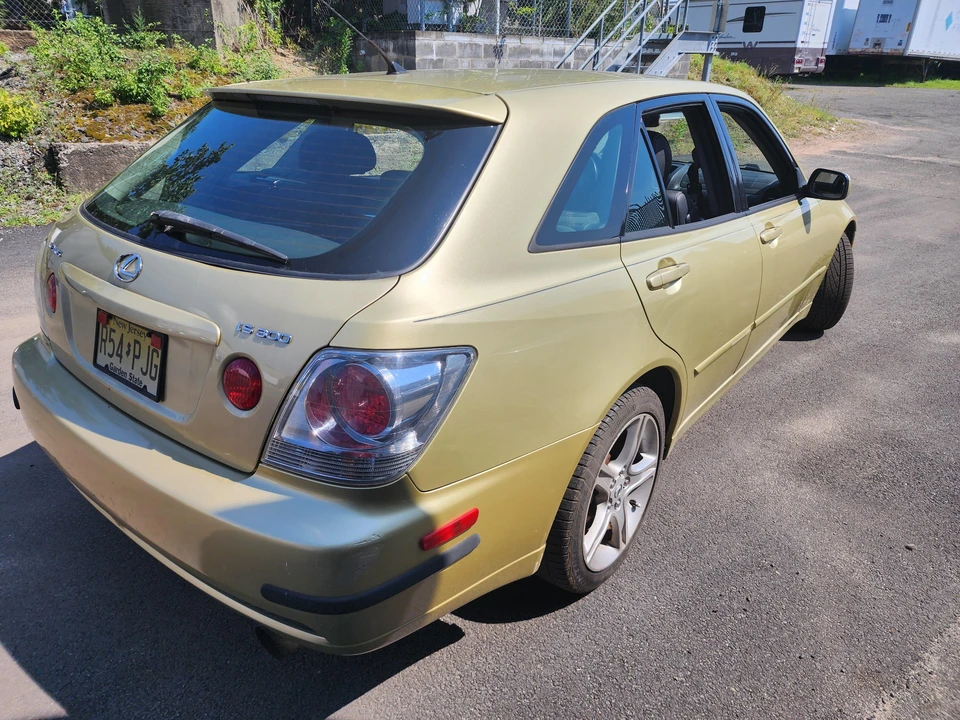 2002 Lexus IS 1st Gen - Image 15 of 31