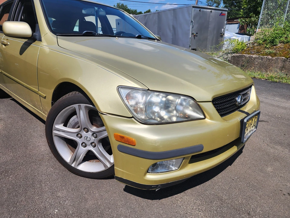 2002 Lexus IS 1st Gen - Image 19 of 31