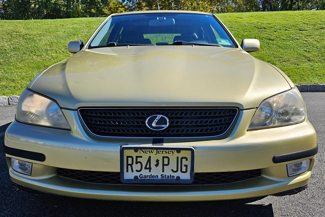 2002 Lexus IS 1st Gen - Image 2 of 31