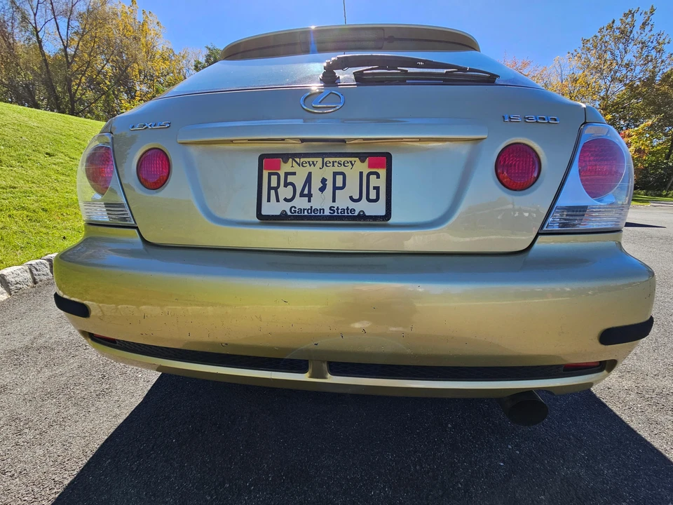 2002 Lexus IS 1st Gen - Image 12 of 31