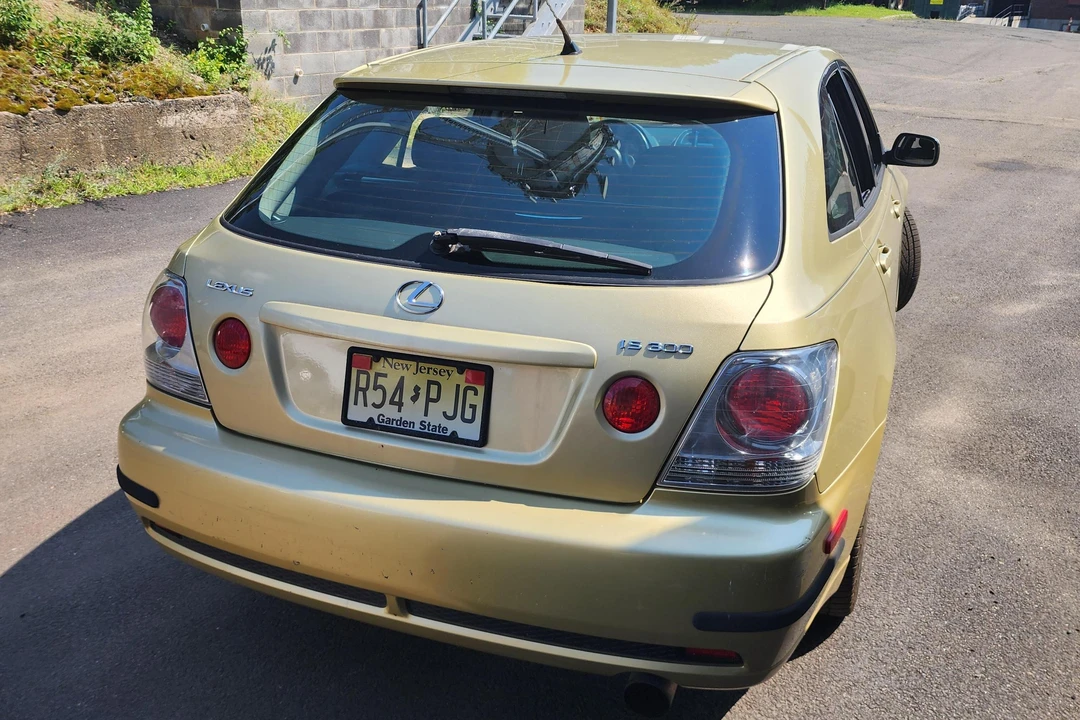 2002 Lexus IS 1st Gen - Image 5 of 31