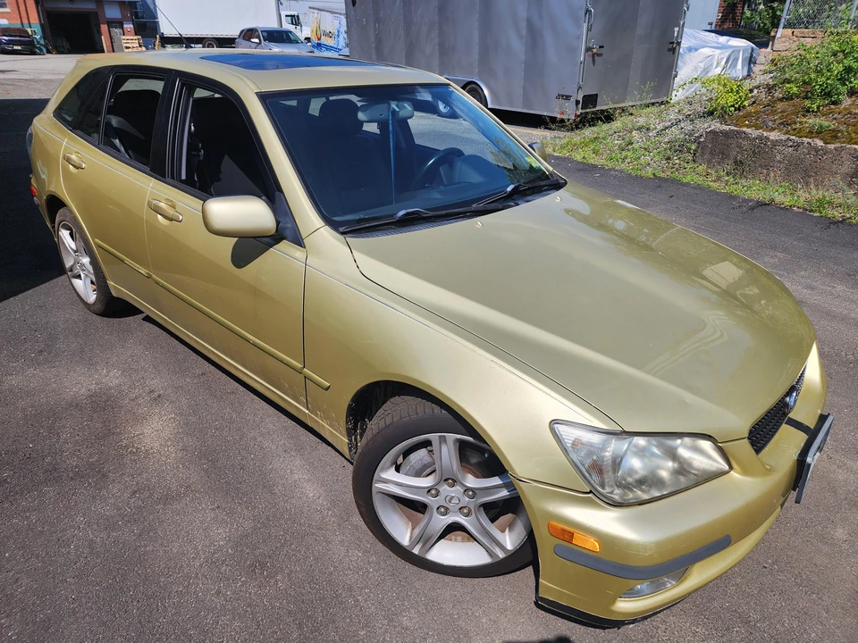 2002 Lexus IS 1st Gen - Image 18 of 31