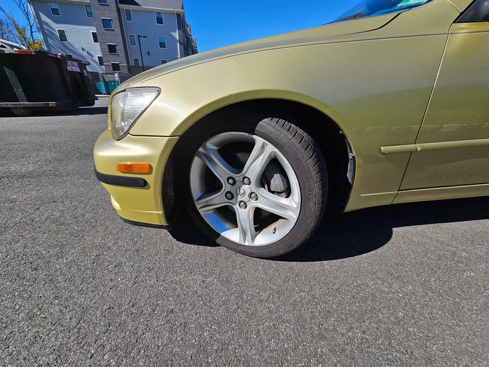 2002 Lexus IS 1st Gen - Image 23 of 31
