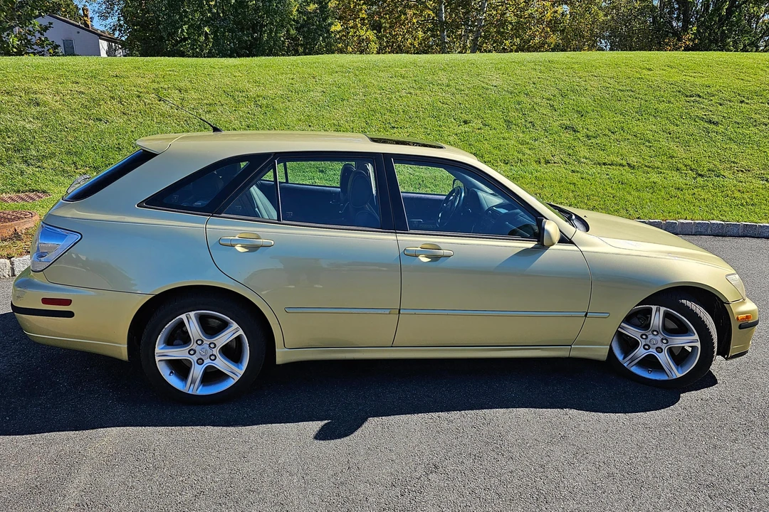2002 Lexus IS 1st Gen - Image 3 of 31
