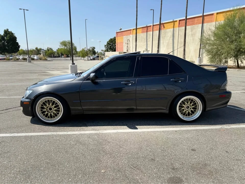 2002 Lexus IS 1st Gen - Image 2 of 14
