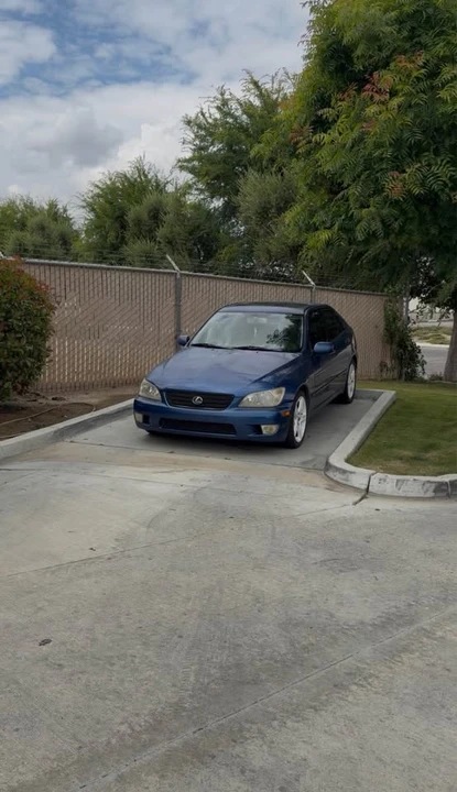 2002 Lexus IS 1st Gen - Image 3 of 5