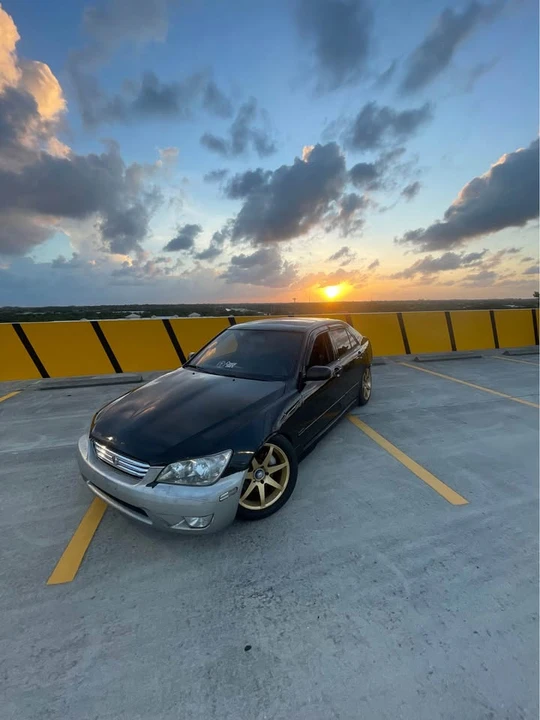 2002 Lexus IS 1st Gen - Image 5 of 7