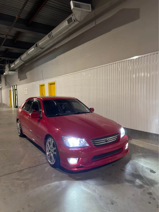 2002 Lexus IS 1st Gen - Image 6 of 10