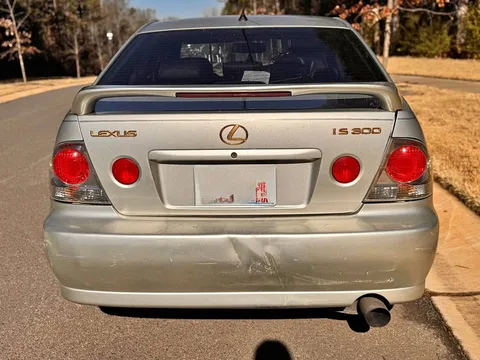 2002 Lexus IS 300 Sedan 4D