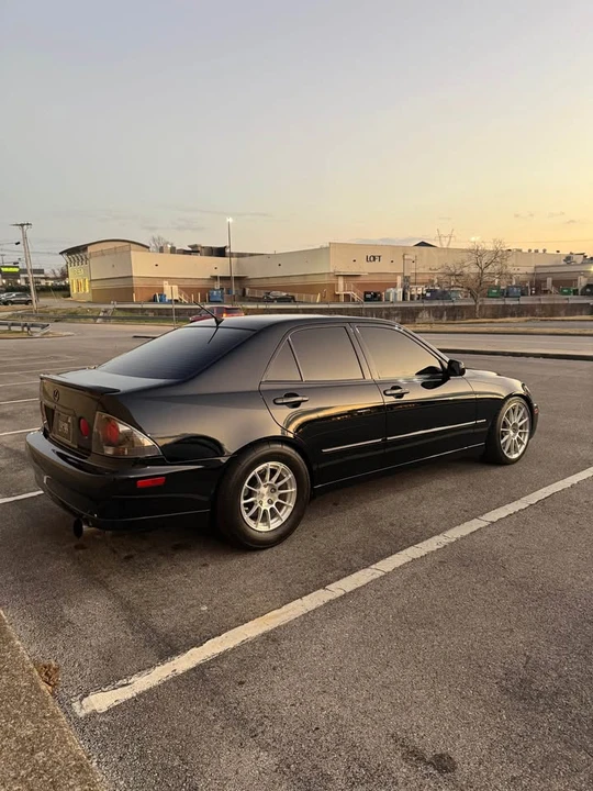 2002 Lexus IS 1st Gen - Image 2 of 18