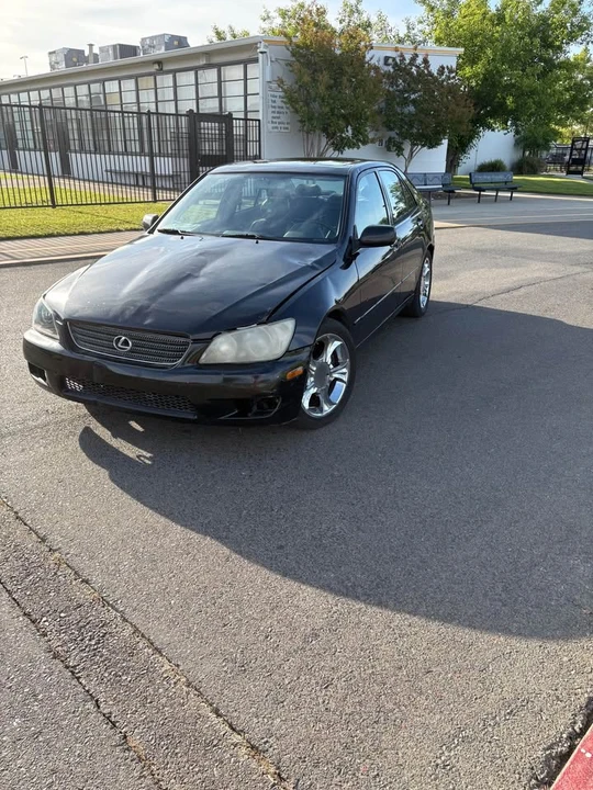 2002 Lexus IS 1st Gen - Image 4 of 9