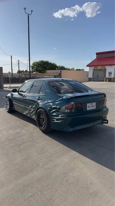 2002 Lexus IS 1st Gen - Image 2 of 10