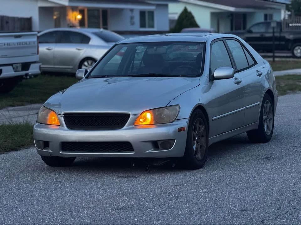 2002 Lexus IS 1st Gen - Image 12 of 13