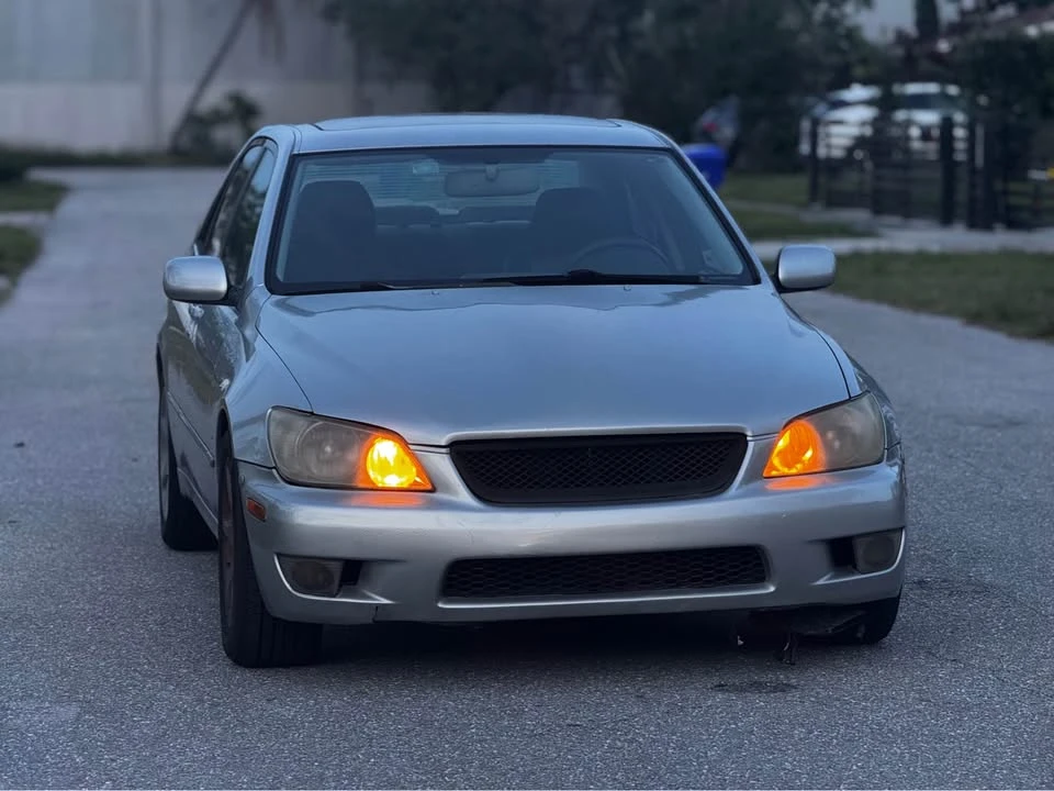 2002 Lexus IS 1st Gen - Image 2 of 13