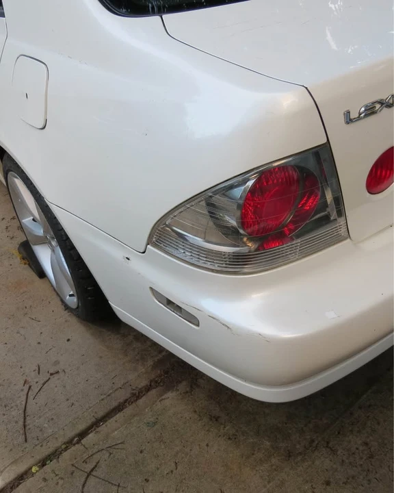 2002 Lexus IS 1st Gen - Image 5 of 11