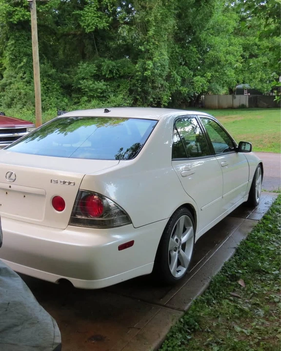 2002 Lexus IS 1st Gen - Image 4 of 11