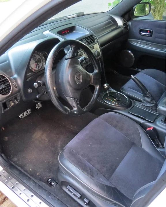 2002 Lexus IS 1st Gen - Image 10 of 11