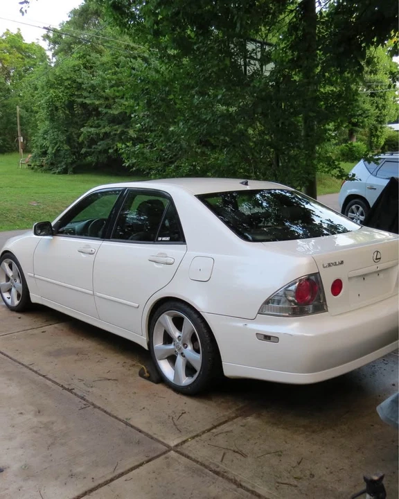 2002 Lexus IS 1st Gen - Image 3 of 11