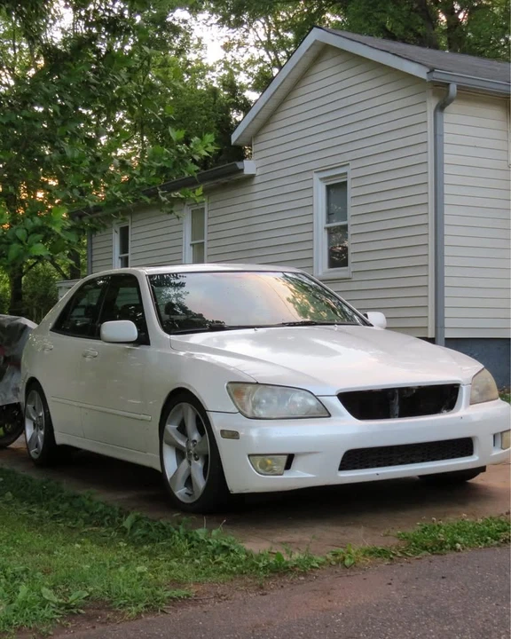 2002 Lexus IS 1st Gen - Image 2 of 11