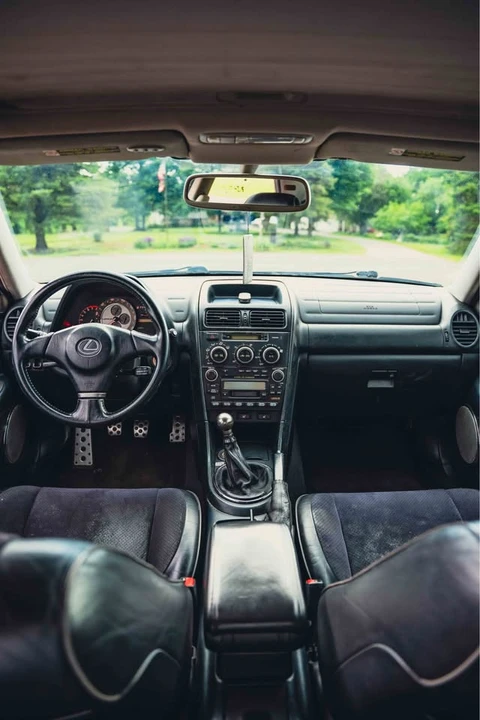 2002 Lexus IS 1st Gen - Image 5 of 13