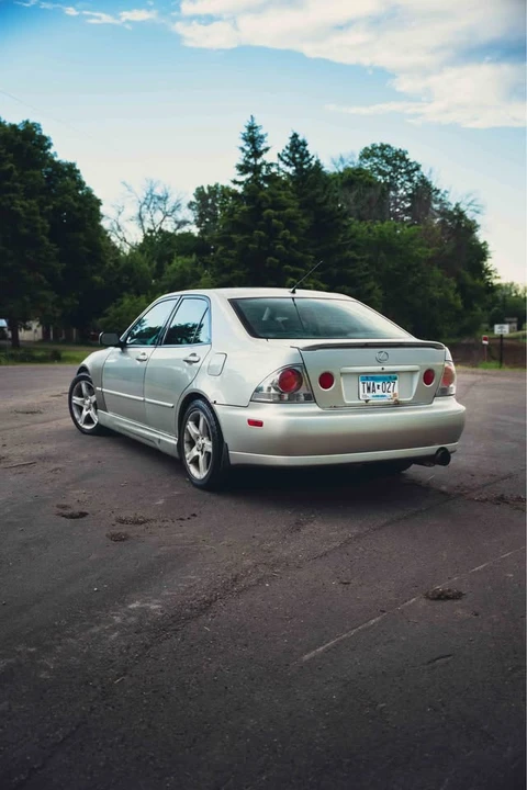 2002 Lexus IS 1st Gen - Image 2 of 13