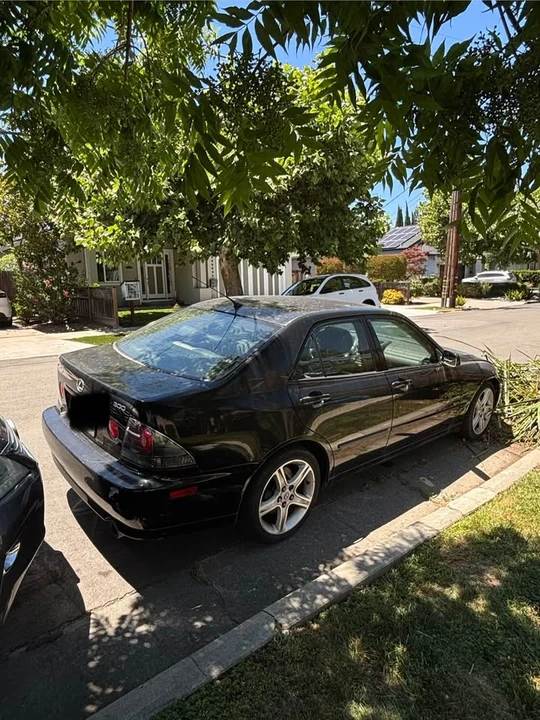 2002 Lexus IS 1st Gen - Image 4 of 6