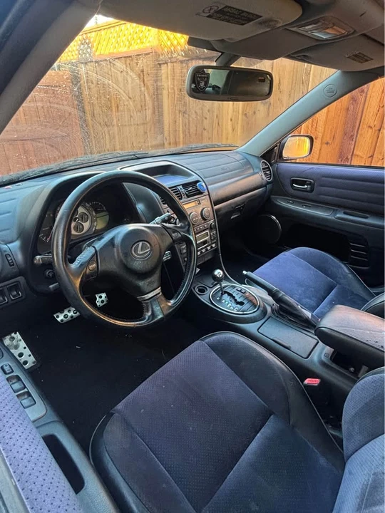 2002 Lexus IS 1st Gen - Image 5 of 6
