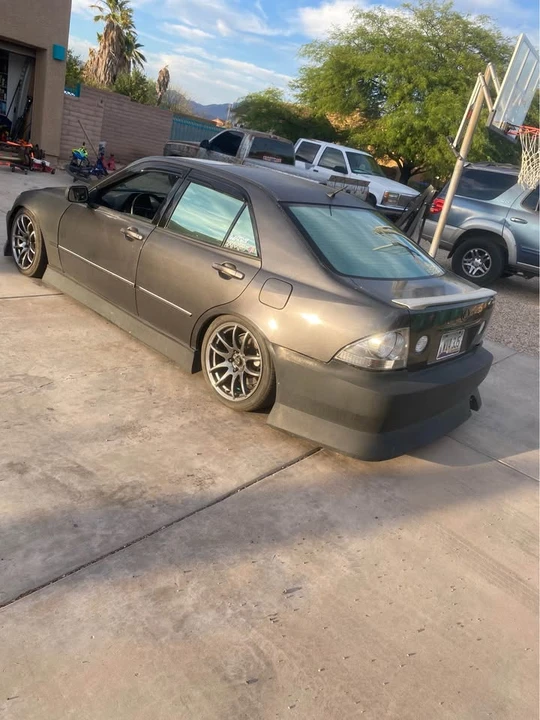 2002 Lexus IS 1st Gen - Image 9 of 11