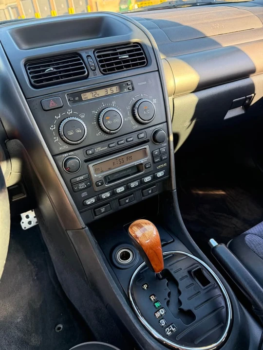 2002 Lexus IS 1st Gen - Image 11 of 15