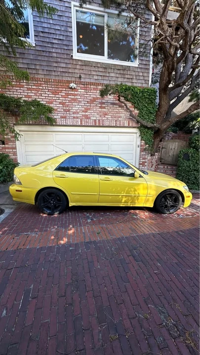 2002 Lexus IS 1st Gen - Image 5 of 15