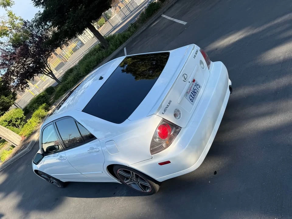 2002 Lexus IS 1st Gen - Image 2 of 8