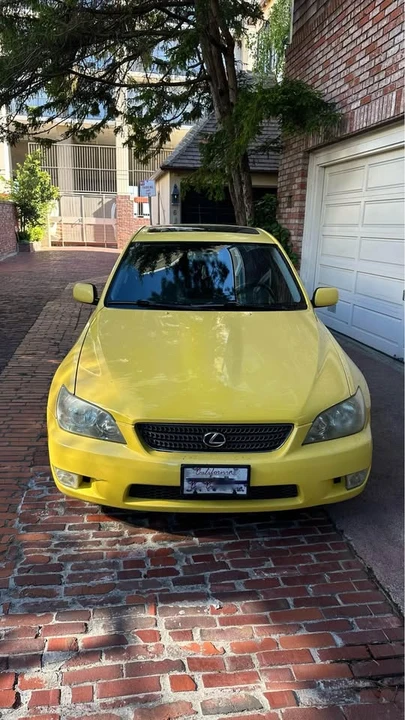 2002 Lexus IS 1st Gen - Image 2 of 15