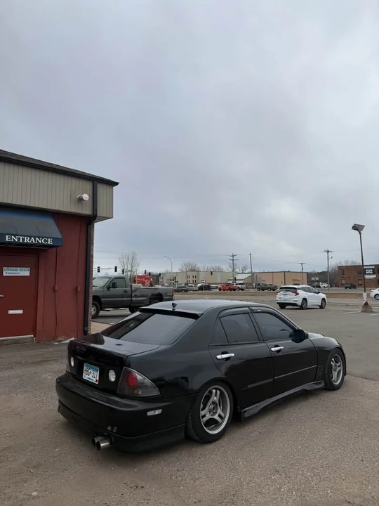 2002 Lexus IS 1st Gen - Image 2 of 3