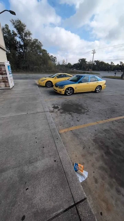 2002 Lexus IS 1st Gen - Image 2 of 2