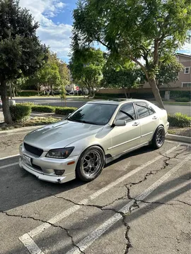 2002 Lexus IS 300 Sedan 4D