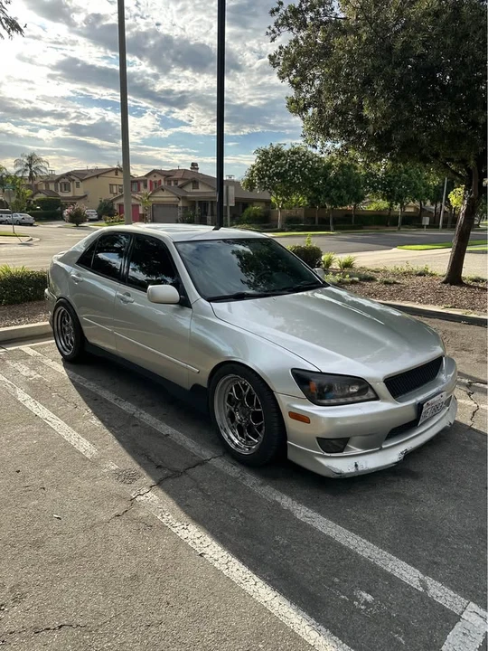 2002 Lexus IS 1st Gen - Image 2 of 18
