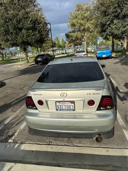2002 Lexus IS 1st Gen - Image 6 of 18