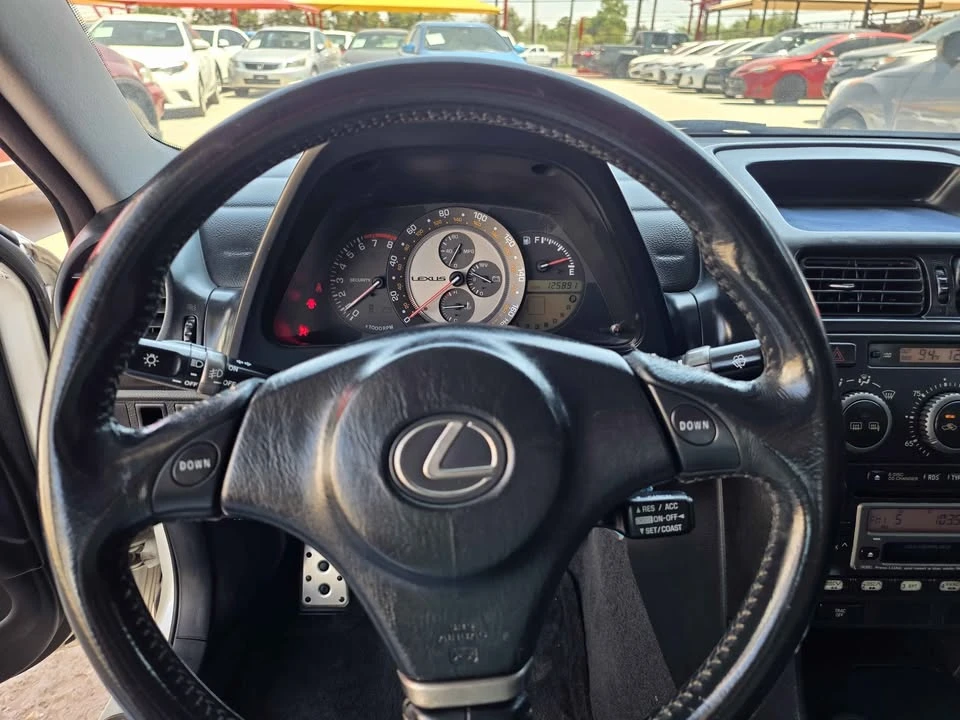 2002 Lexus IS 1st Gen - Image 10 of 16