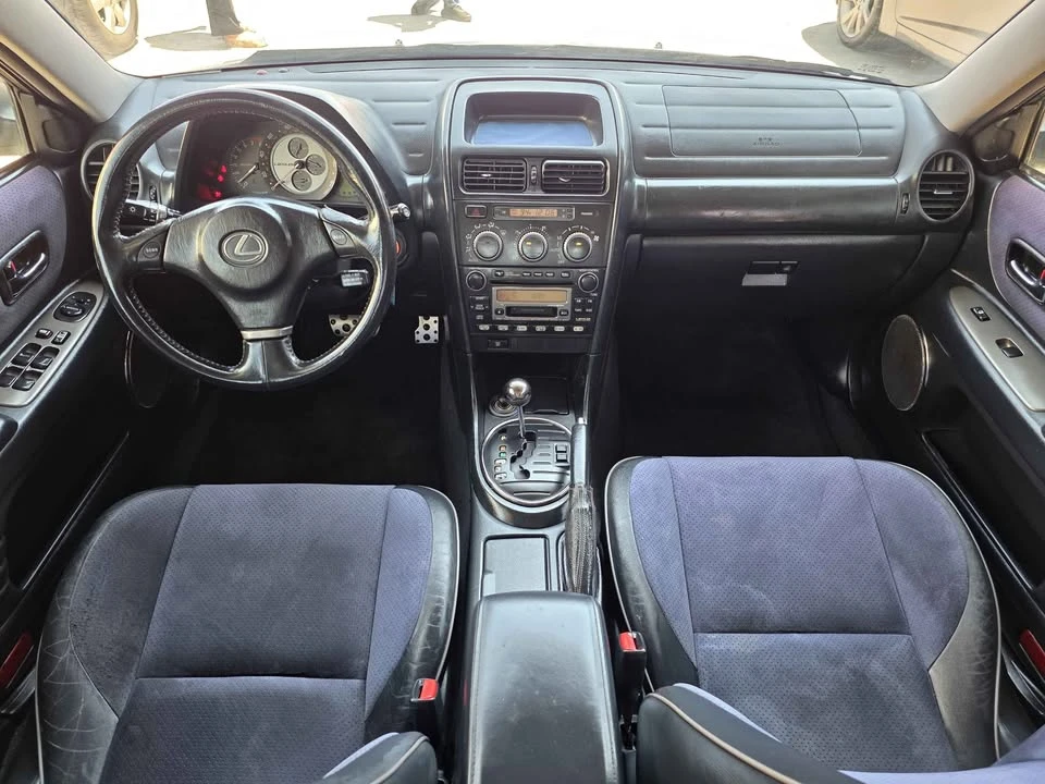 2002 Lexus IS 1st Gen - Image 14 of 16