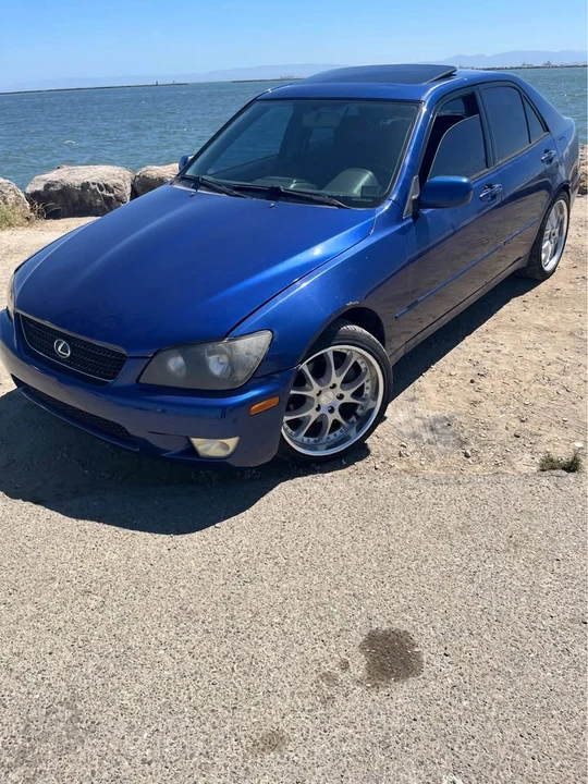 2002 Lexus IS 1st Gen - Image 2 of 6