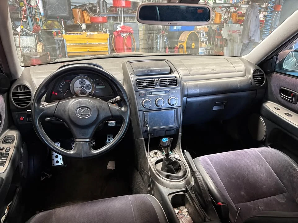2002 Lexus IS 1st Gen - Image 10 of 18