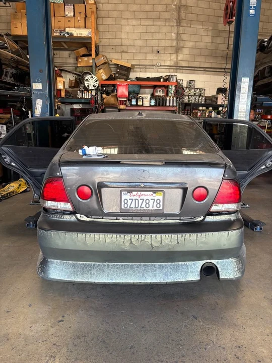 2002 Lexus IS 1st Gen - Image 15 of 18